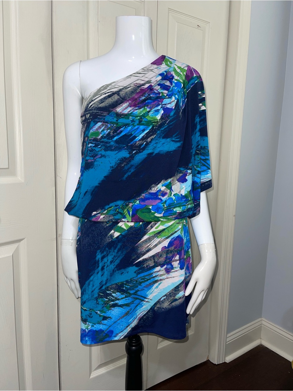 👗 Jessica Simpson One-Shoulder Abstract draped Cocktail Dress. #0363